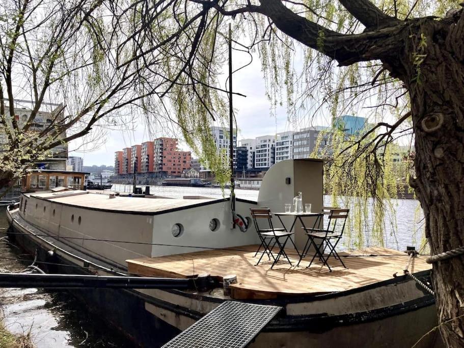 On Boat, Privat Pier, Free Parking Hotel na wodzie *