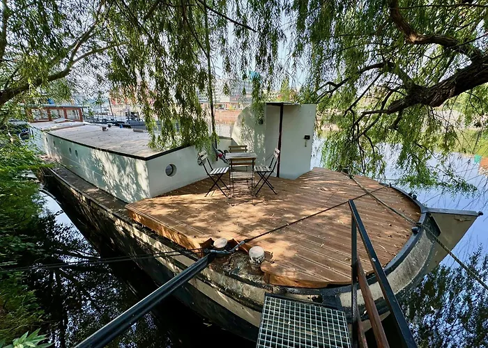 Prague On Boat, Privat Pier, Free Parking